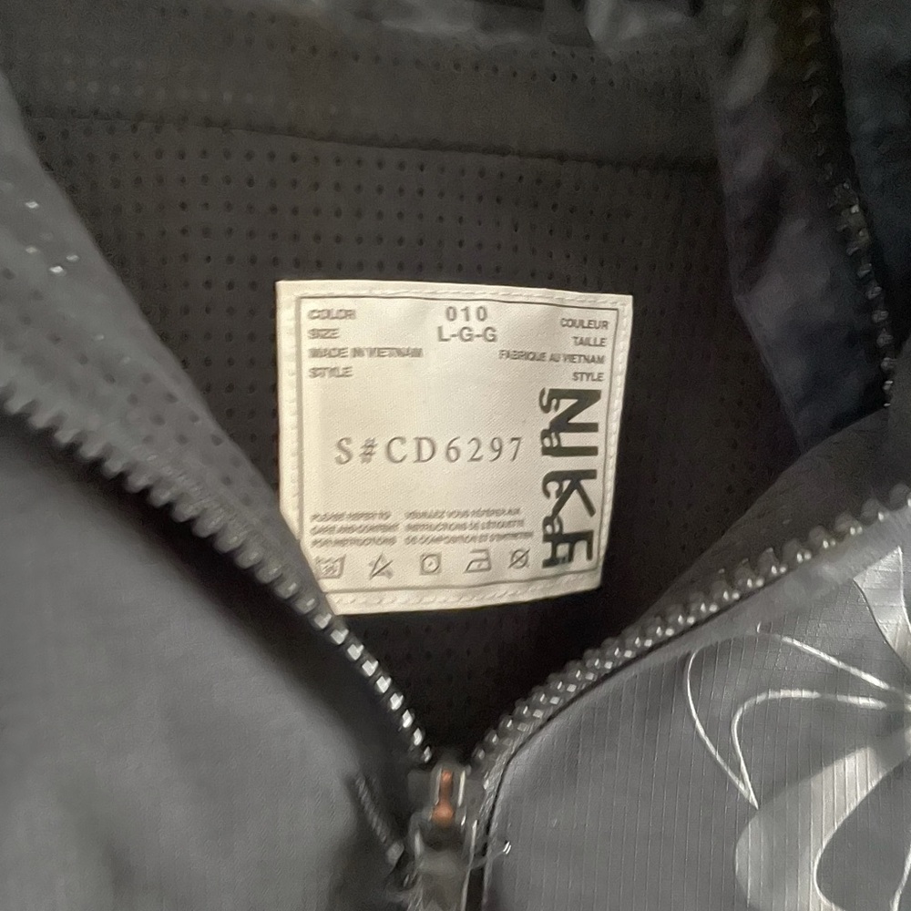 Sacai x Nike collab limited edition jacket - Picture 2 of 10